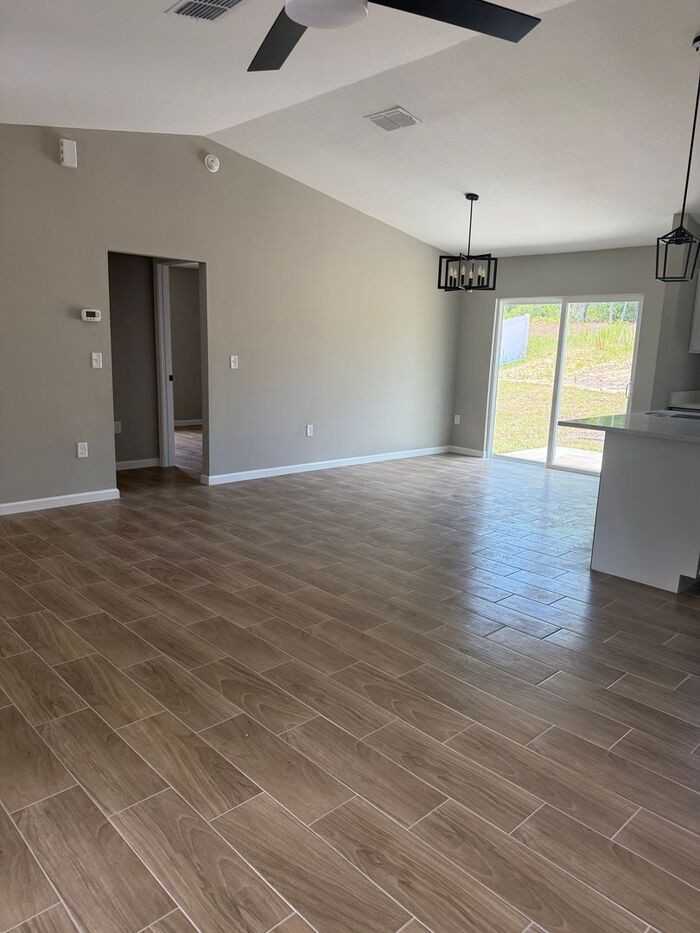 277 Oak Lane Cir - Photo 3 of 16