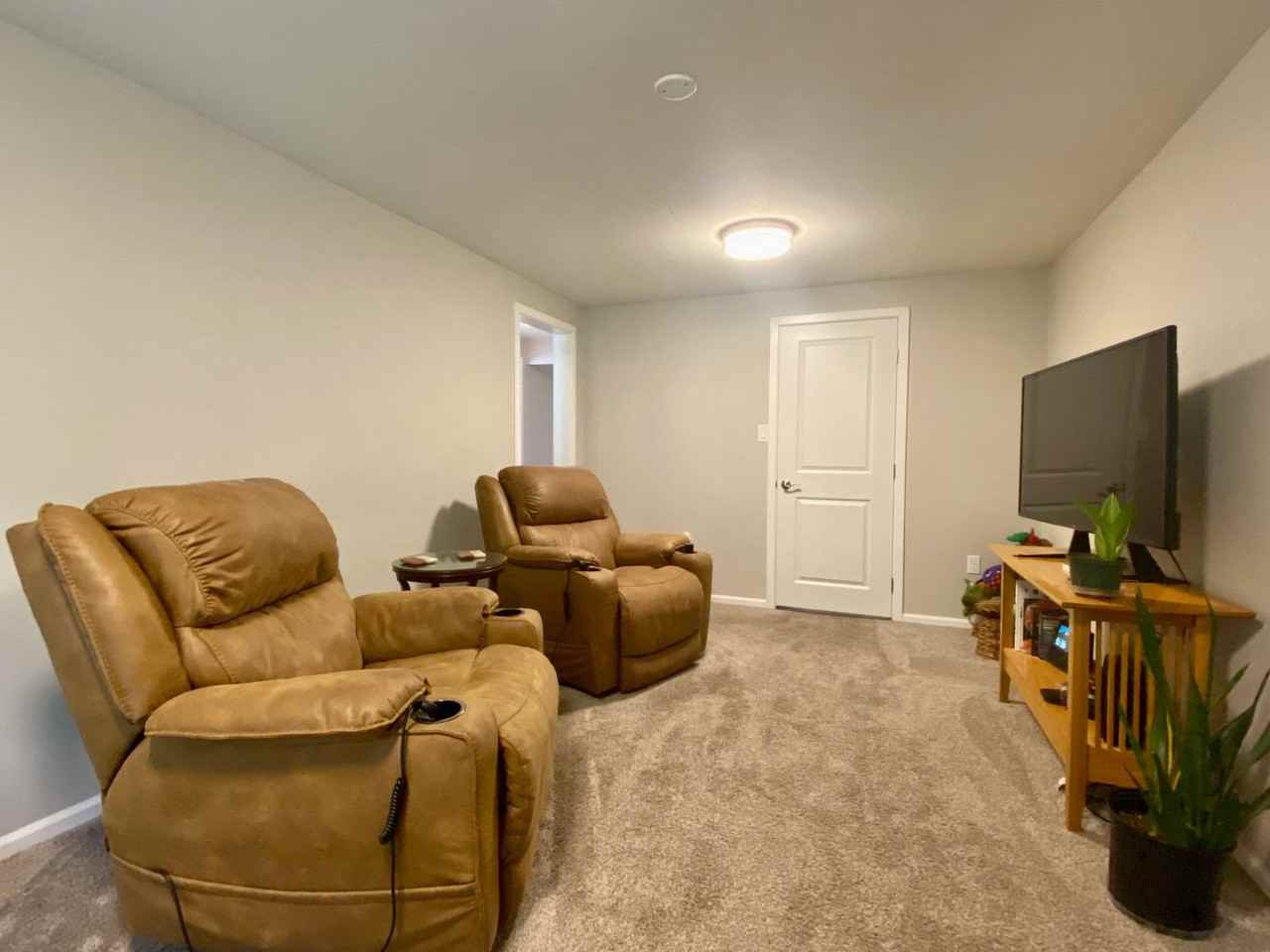 4480 S 172nd St - Photo 5 of 14