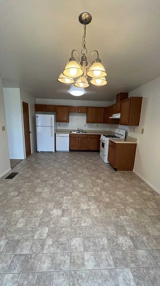 284 Wilder Ct - Photo 2 of 4