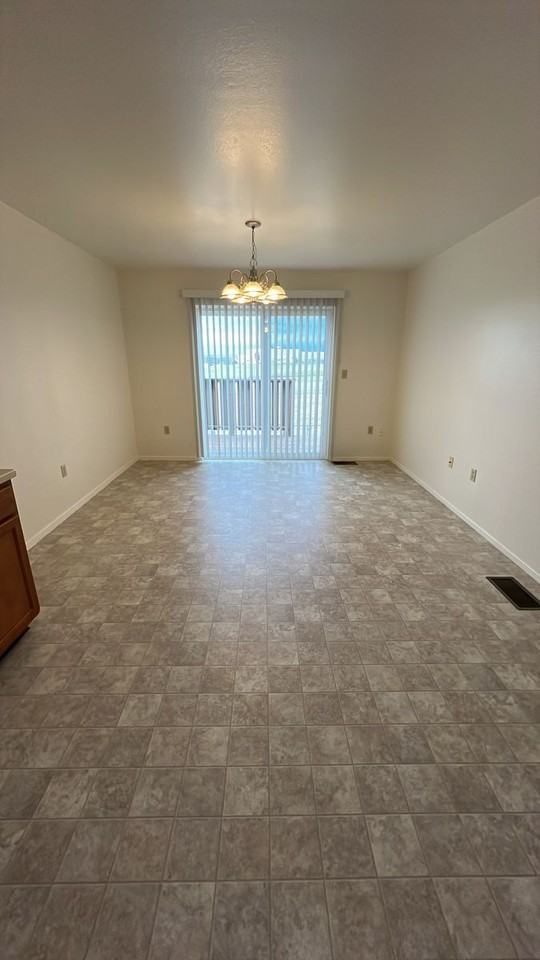 284 Wilder Ct - Photo 3 of 4
