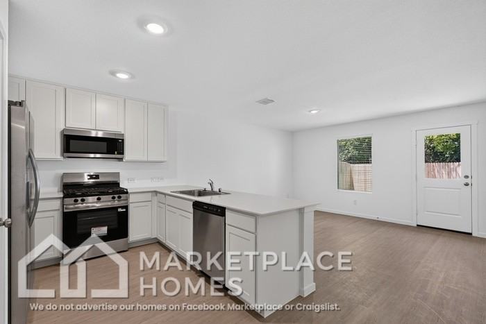 412 Sambal Dr - Photo 5 of 29