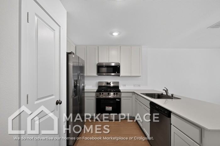 412 Sambal Dr - Photo 6 of 29
