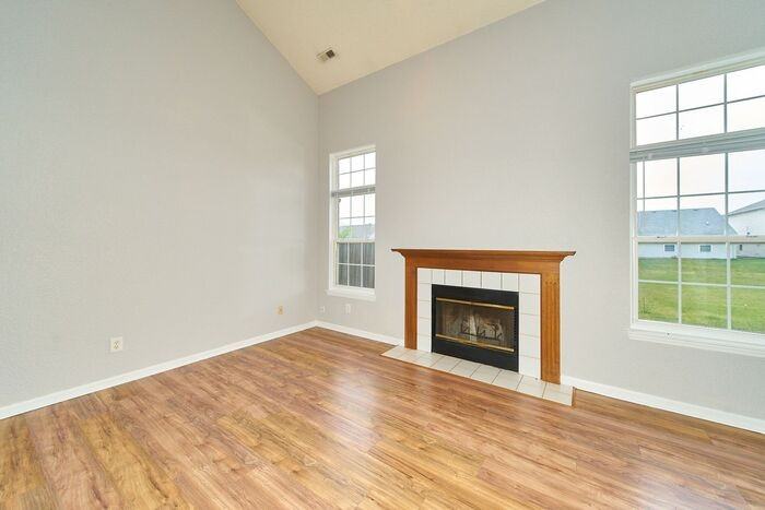 8133 Maple Stream Ln - Photo 4 of 24