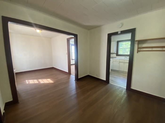 405 Budd St #4 - Photo 3 of 12