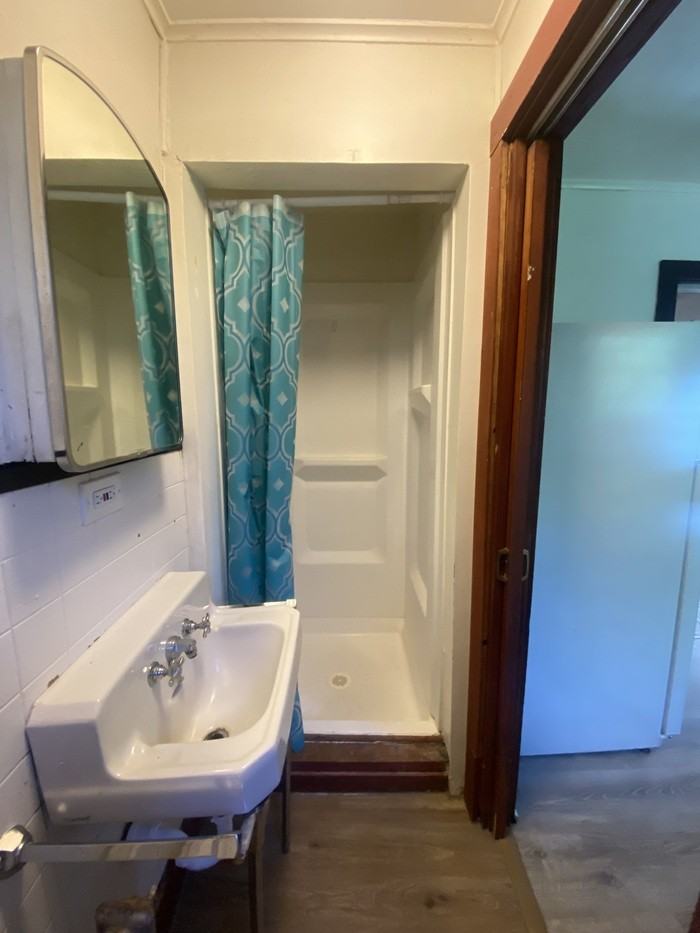 405 Budd St #4 - Photo 6 of 12