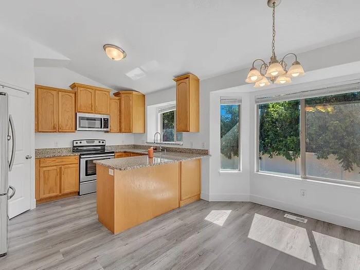 12 W Stauffer Ln - Photo 4 of 22