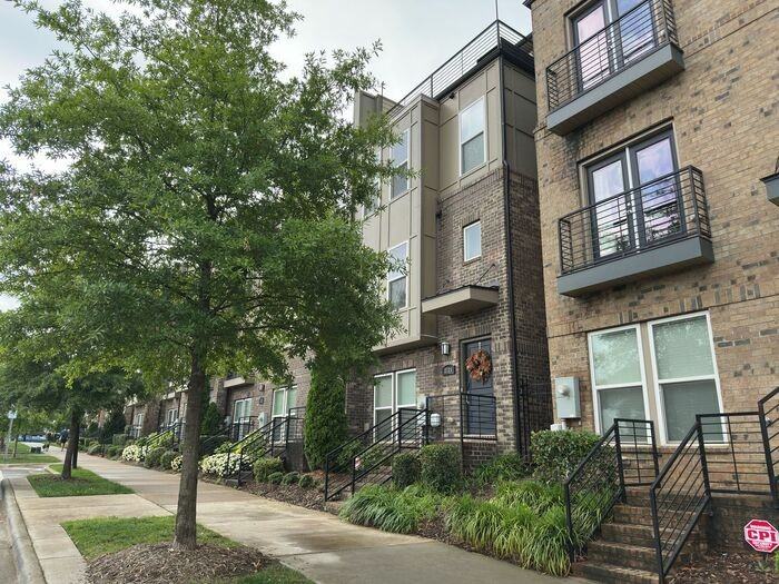 2724 Grand Union Way - Photo 3 of 4