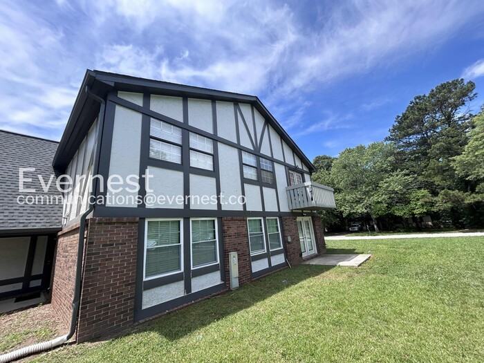1760 Wesley Way Nw #C - Photo 2 of 27