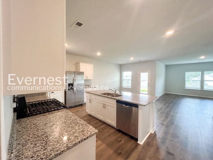 8329 Gum Pond Dr - Photo 4 of 34