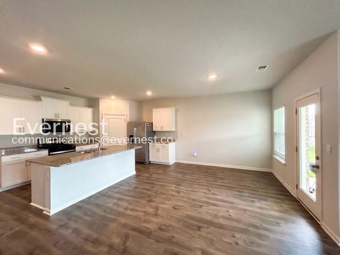 8329 Gum Pond Dr - Photo 6 of 34