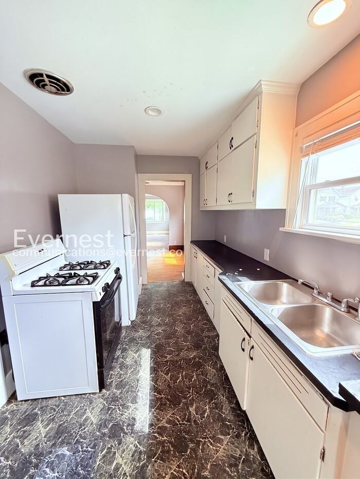1803 Talbot St - Photo 3 of 25