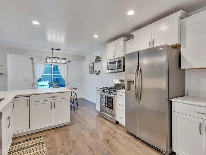 488 S Fox Chase Ln - Photo 2 of 17