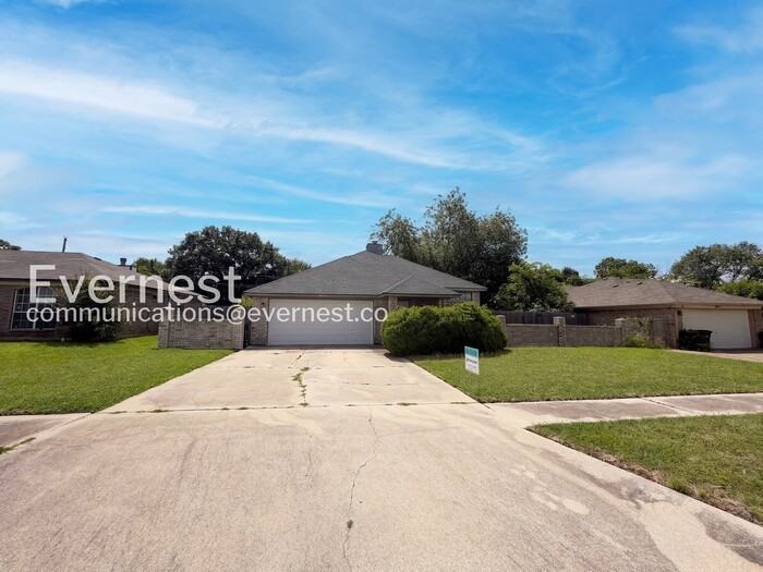 2014 Cedarview Dr - Photo 2 of 22