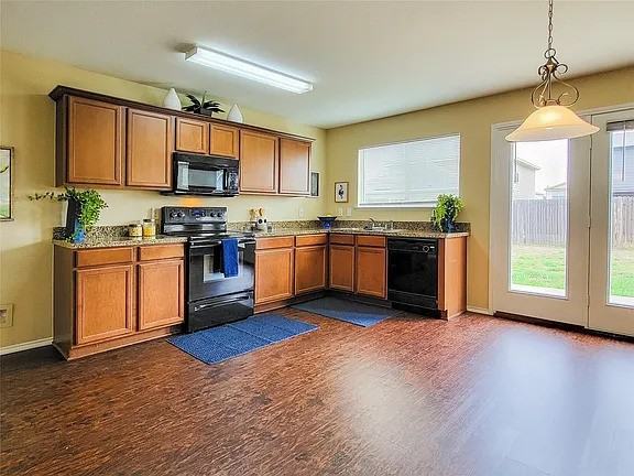 1705 Wickham Dr - Photo 2 of 7