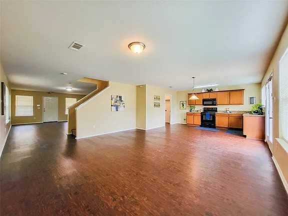 1705 Wickham Dr - Photo 3 of 7