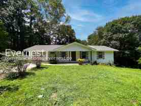 222 Rebecca Dr - Photo 1 of 1