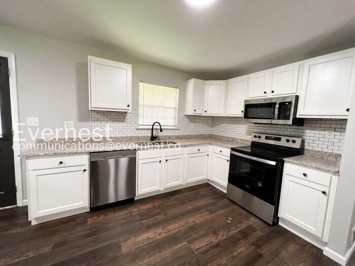 222 Rebecca Dr - Photo 2 of 19