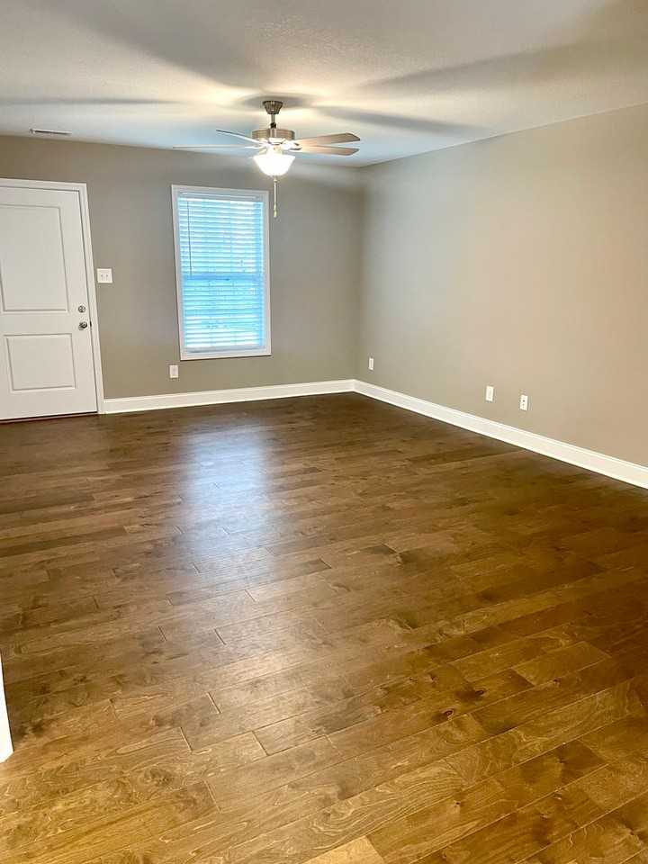 5547 Berkley Landing Ln - Photo 4 of 29