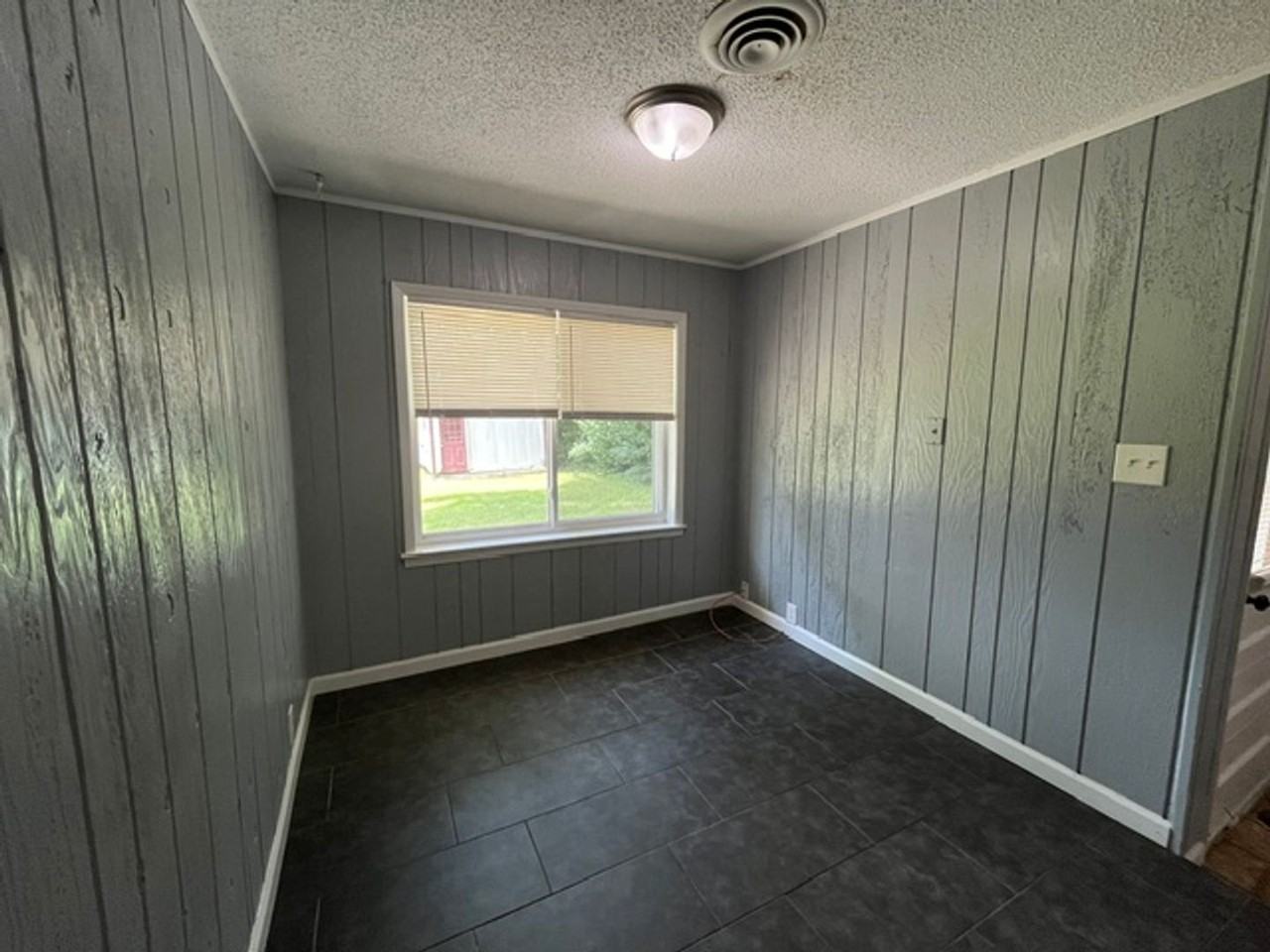 7917 Southaven Cir W - Photo 4 of 13