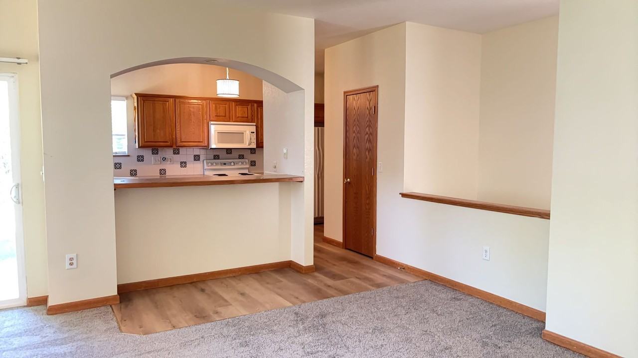 338 Talon Ct - Photo 4 of 9