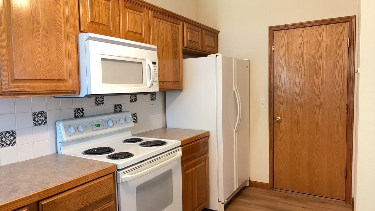 338 Talon Ct - Photo 5 of 9