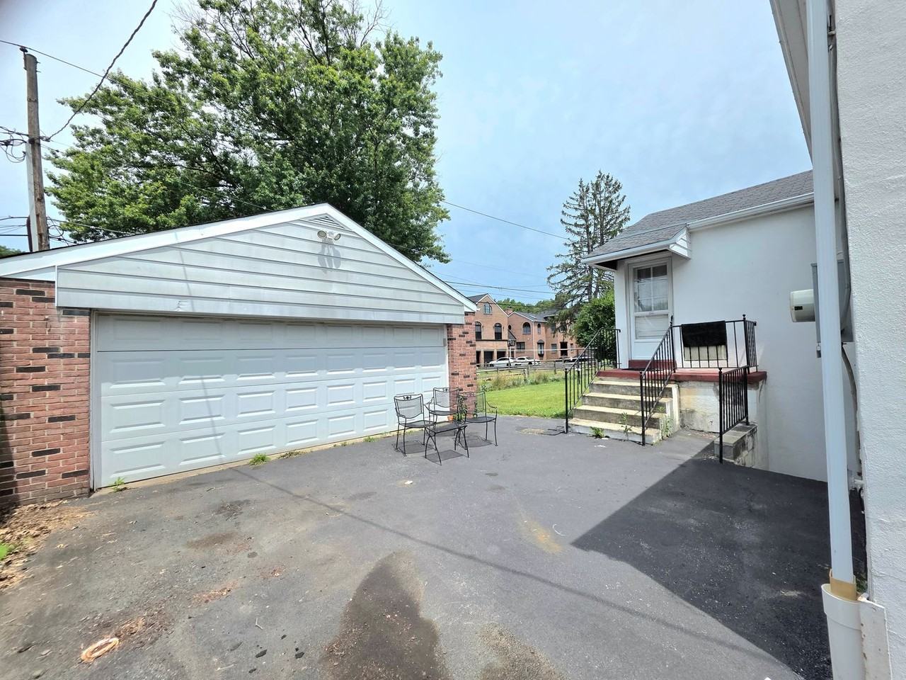 5 Imperial Dr - Photo 2 of 13