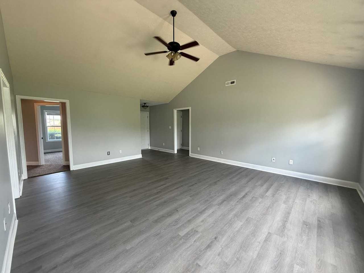 474 Hilton Way - Photo 5 of 13