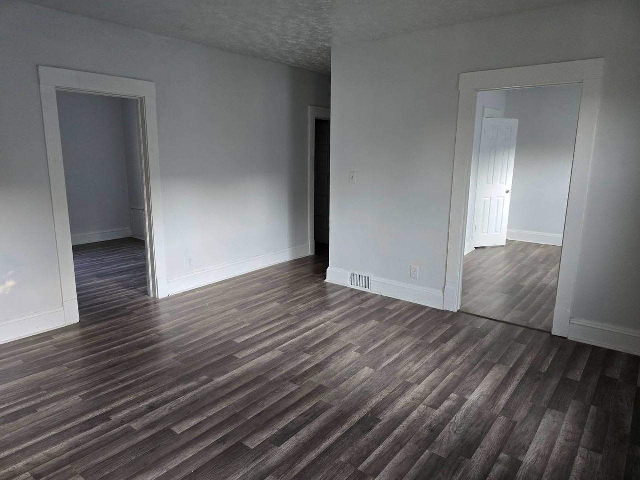 8323 Medina Ave - Photo 2 of 24