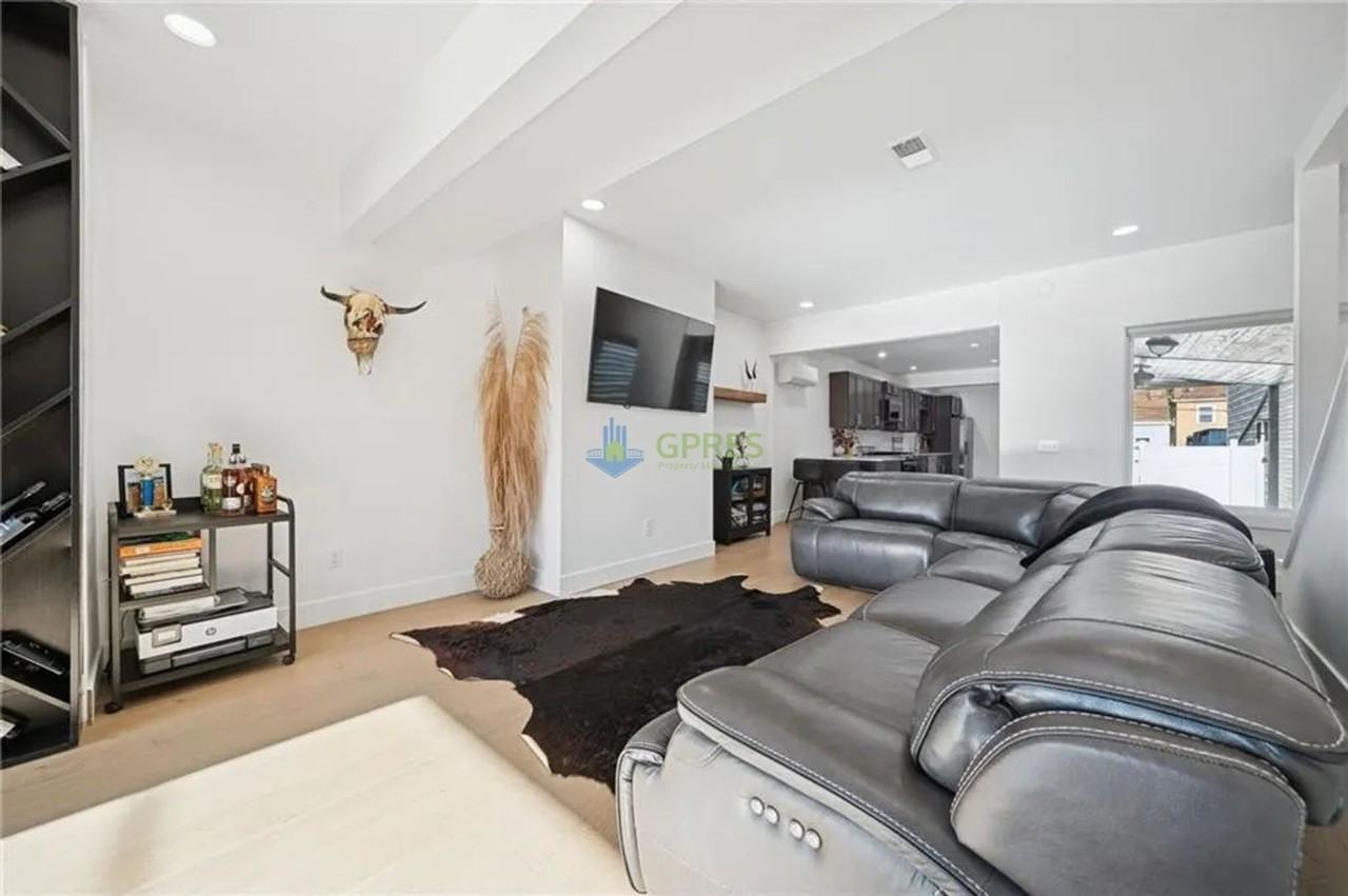 1308 Goettman St - Photo 3 of 22