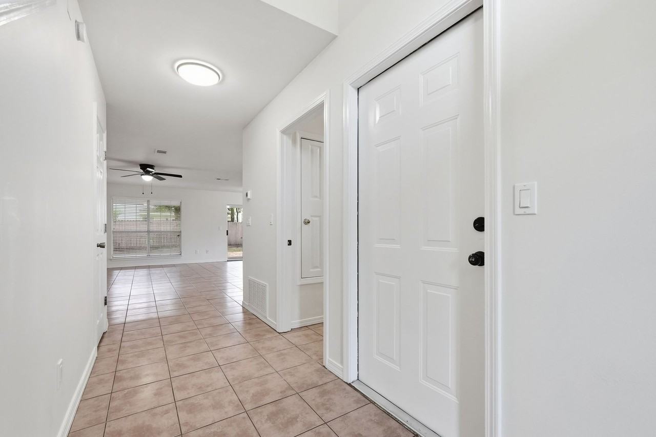 403B Yancey St - Photo 5 of 50
