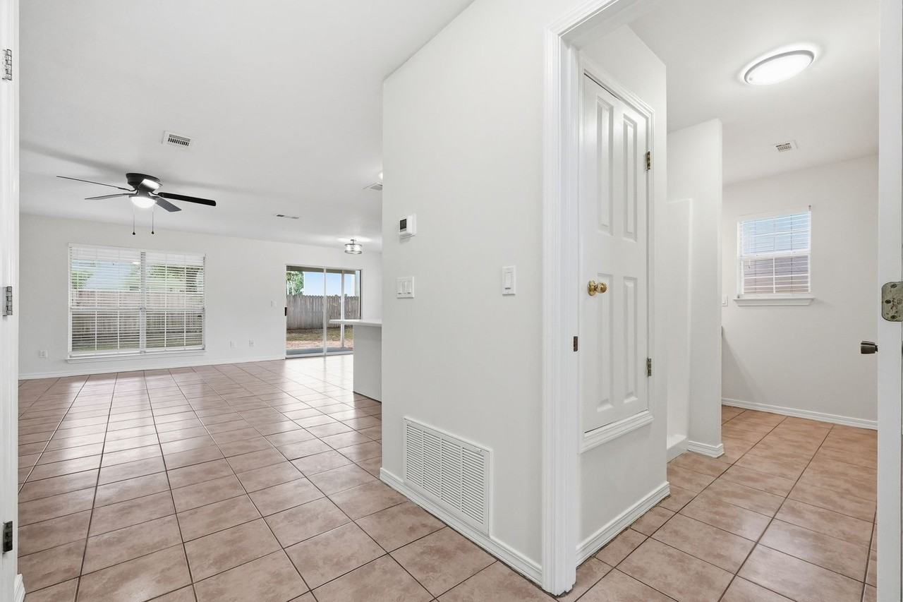 403B Yancey St - Photo 6 of 50