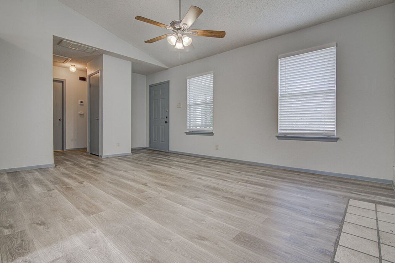 9624 Sugar Hill Dr - Photo 4 of 18