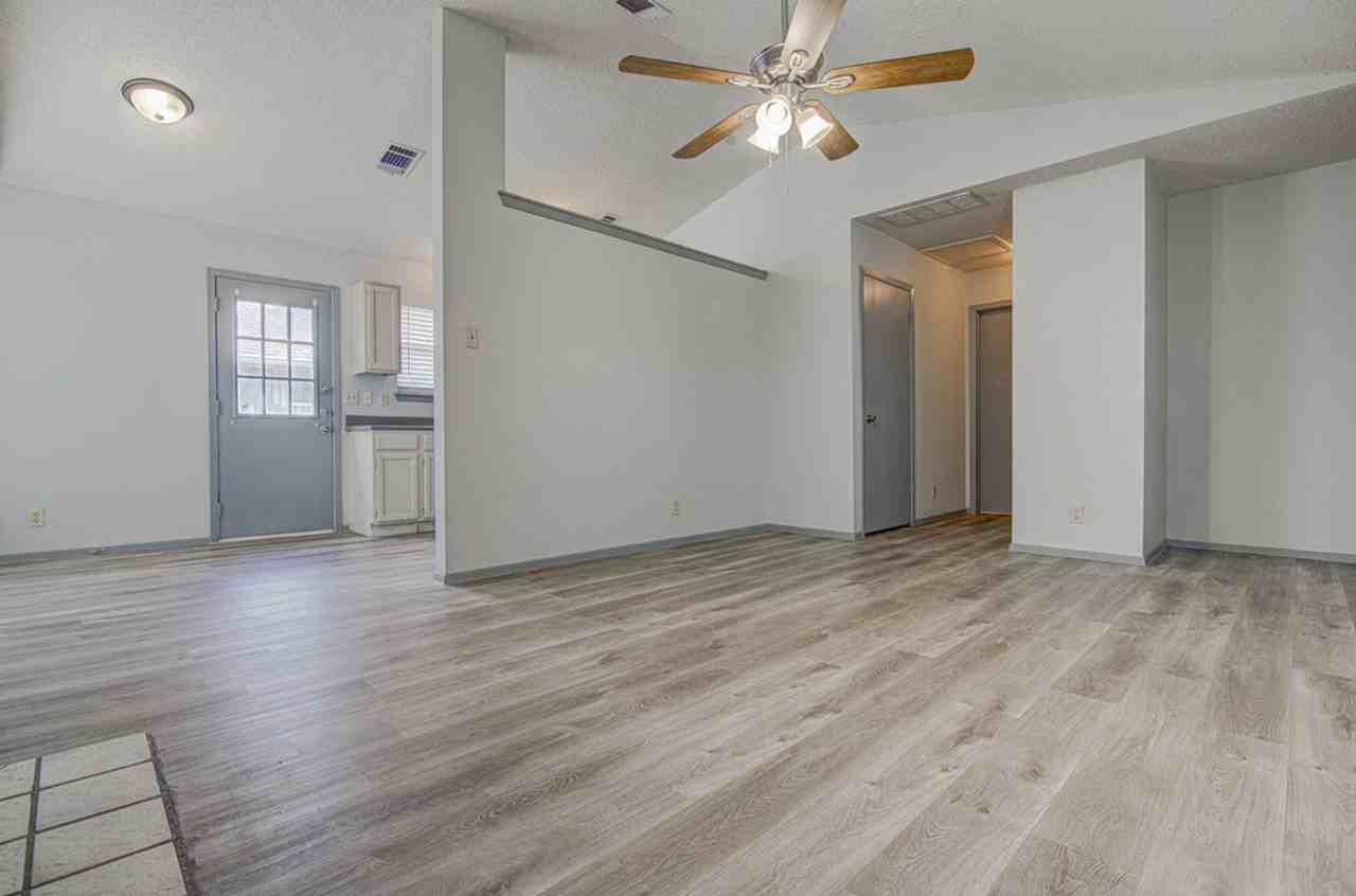 9624 Sugar Hill Dr - Photo 5 of 18