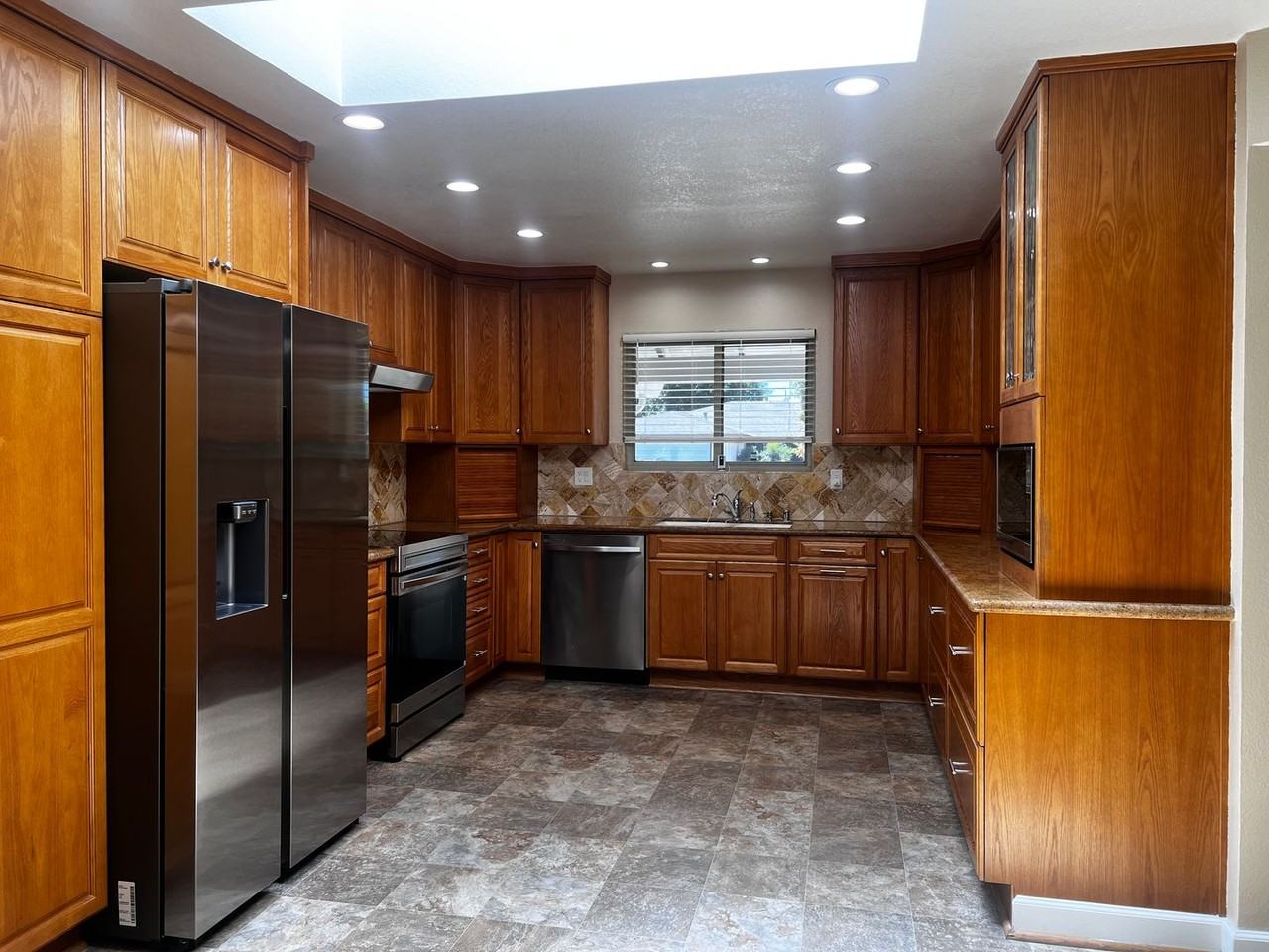 6002 Paxton Ct - Photo 5 of 40