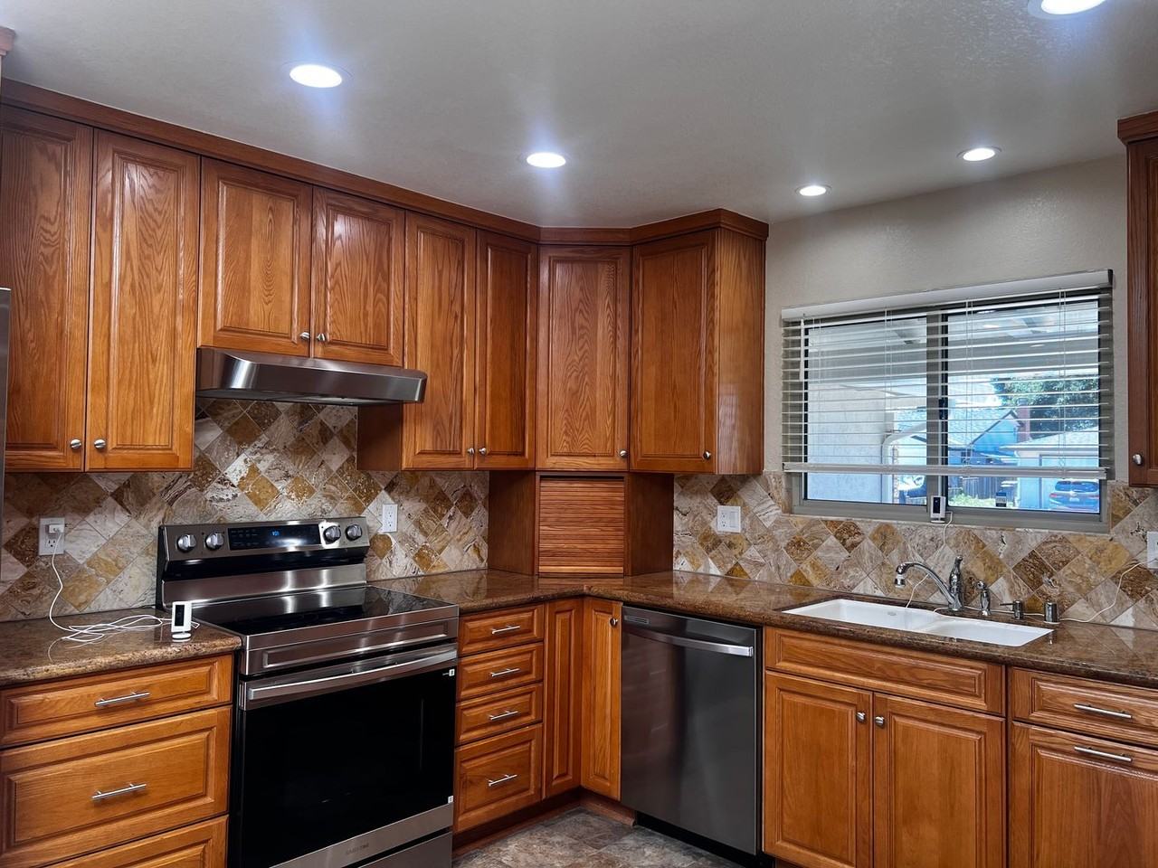 6002 Paxton Ct - Photo 6 of 40