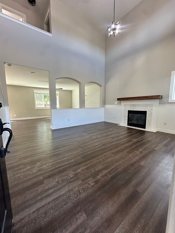6521 Elaine Ave Se - Photo 4 of 22