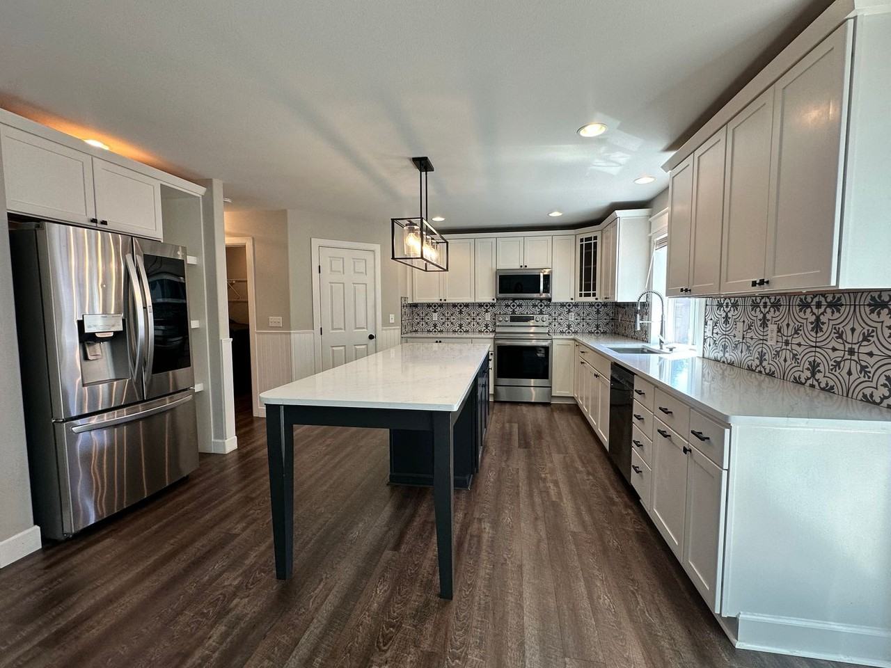 6521 Elaine Ave Se - Photo 5 of 22