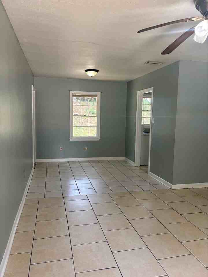 4161 Yorkshire Ln - Photo 2 of 17