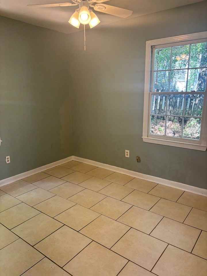 4161 Yorkshire Ln - Photo 5 of 17