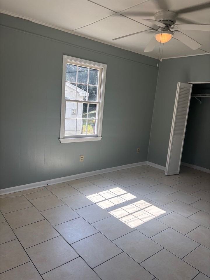 4161 Yorkshire Ln - Photo 6 of 17