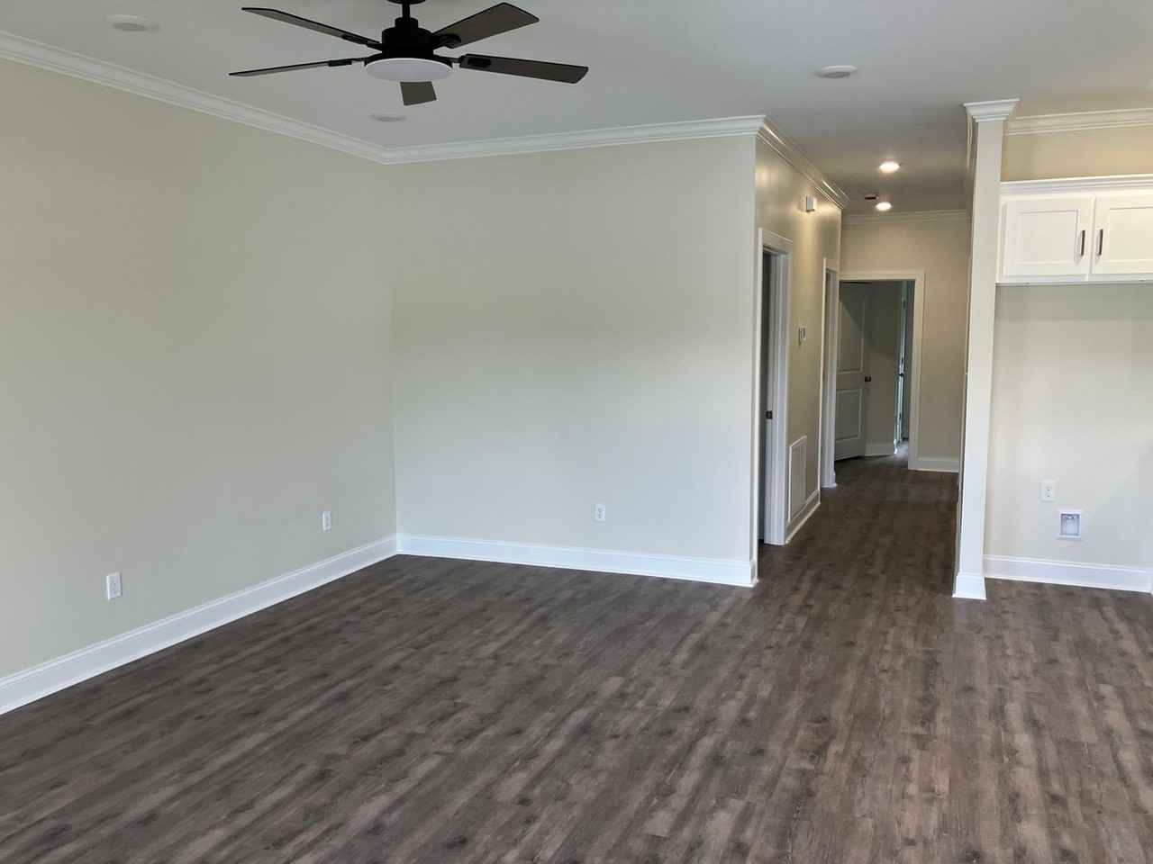 183 Willowbrook Dr - Photo 2 of 13