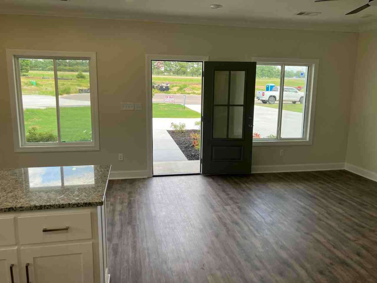 183 Willowbrook Dr - Photo 5 of 13