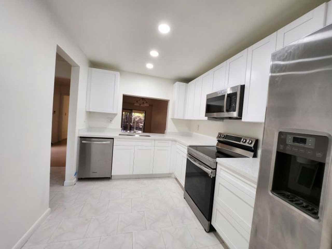 903 Nw 79th Ter - Photo 2 of 12