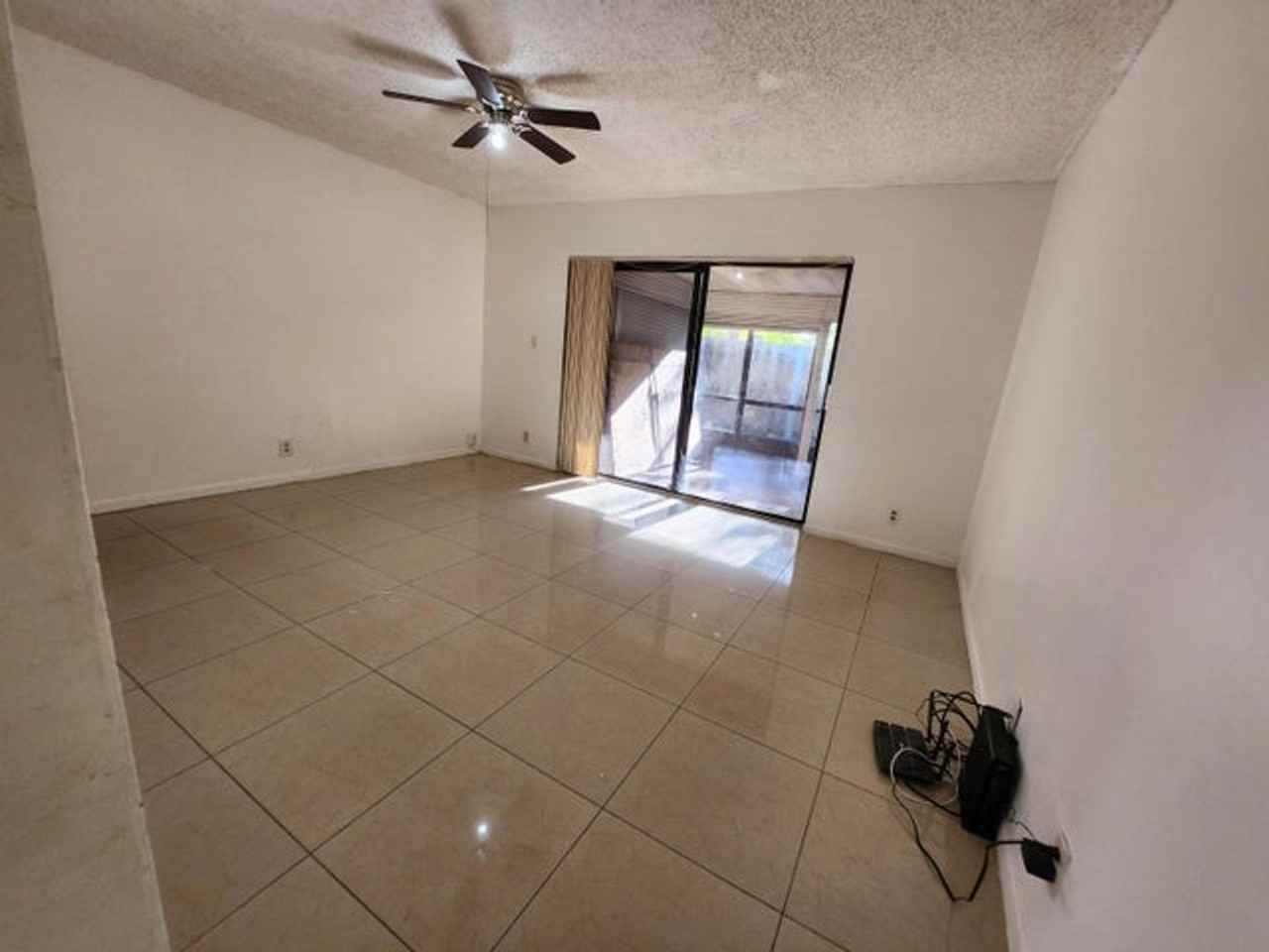 903 Nw 79th Ter - Photo 7 of 12
