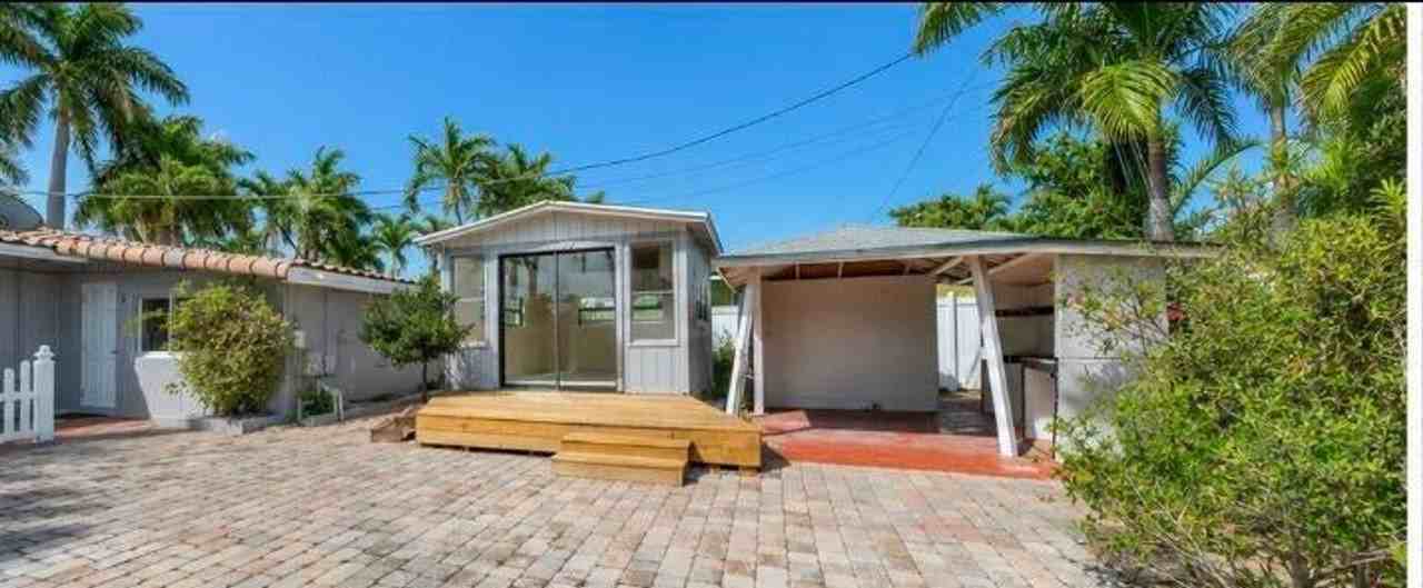 1117 Se 5th St - Photo 5 of 12