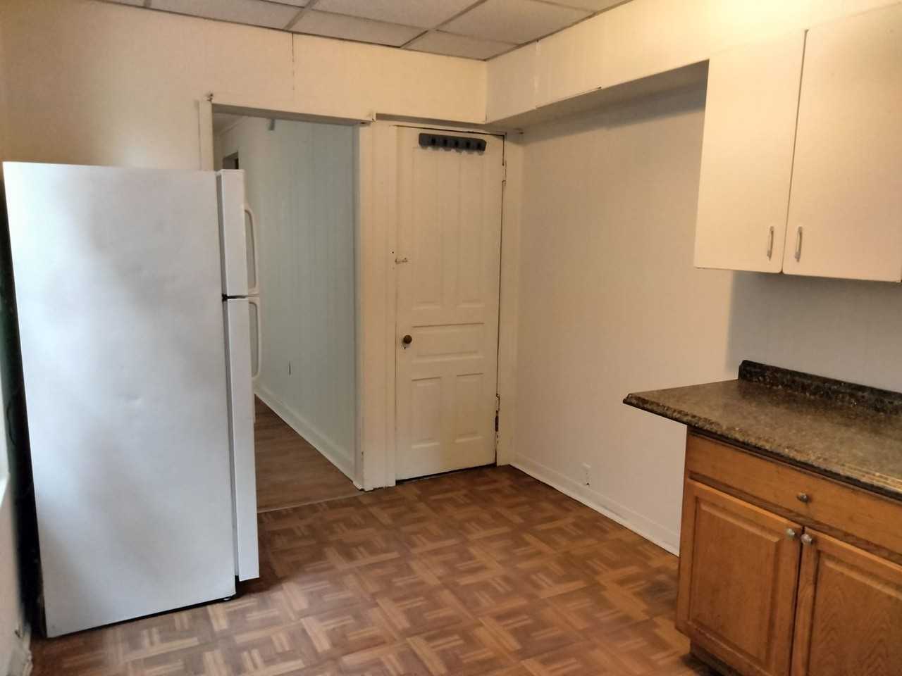 530 N Fountain St - Photo 2 of 17