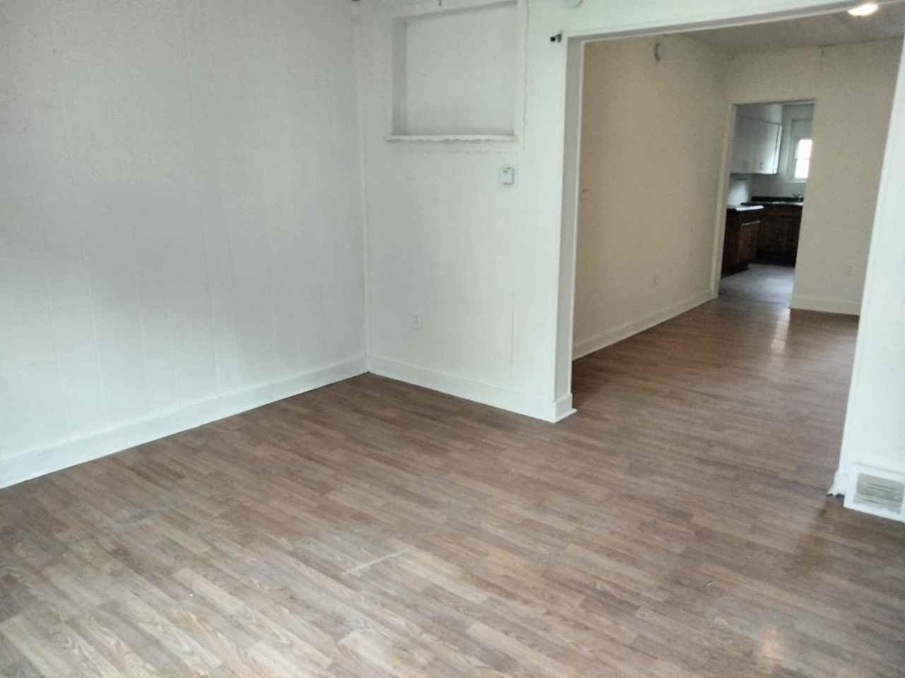530 N Fountain St - Photo 4 of 17