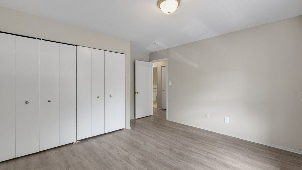 Harvard House Apartments - Photo 7 of 27