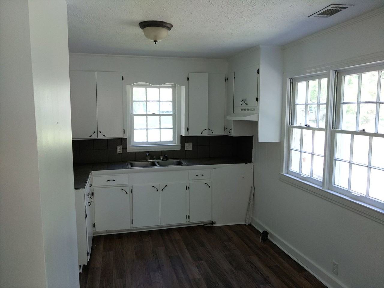 602 Bryant St - Photo 3 of 10
