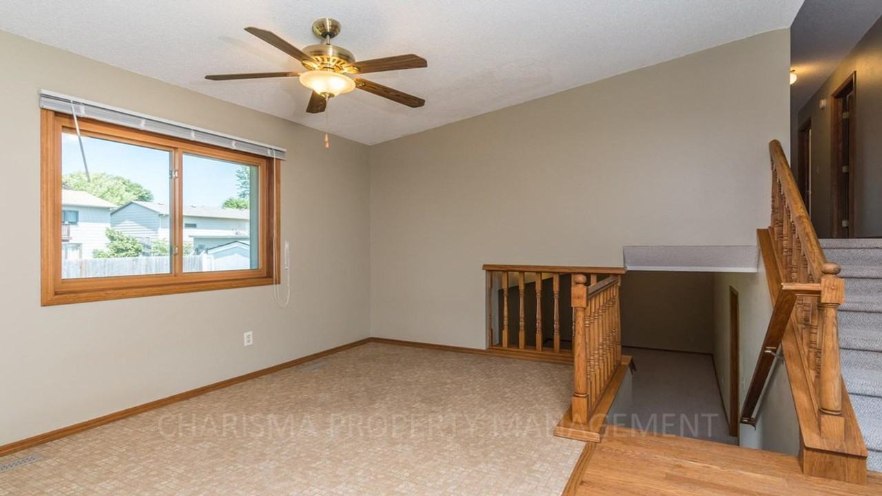 4608 E Blazewood Dr - Photo 4 of 31